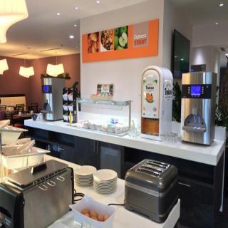Express - Est By Ihg Hotel 3*